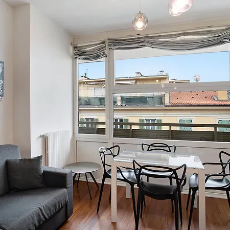 Apartment Via Carli *